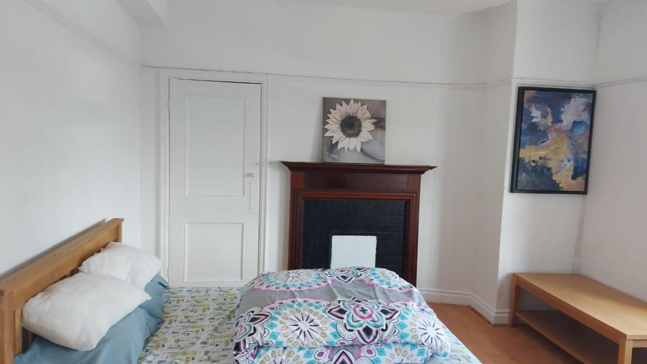 London Edgware Station Apartment Экстерьер фото