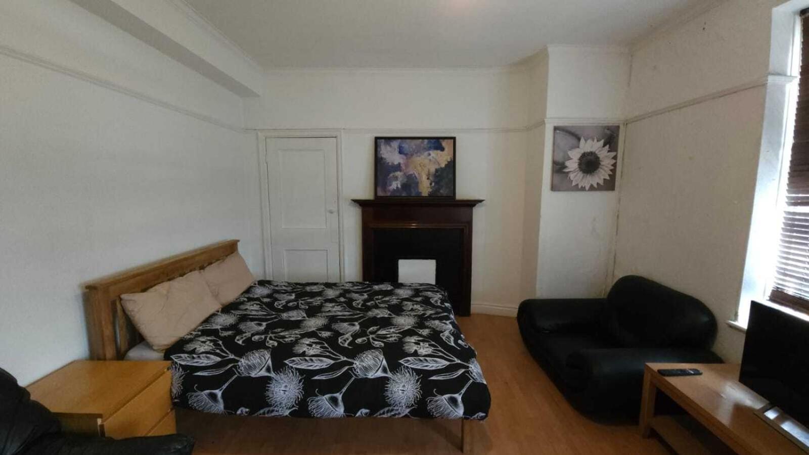 London Edgware Station Apartment Номер фото