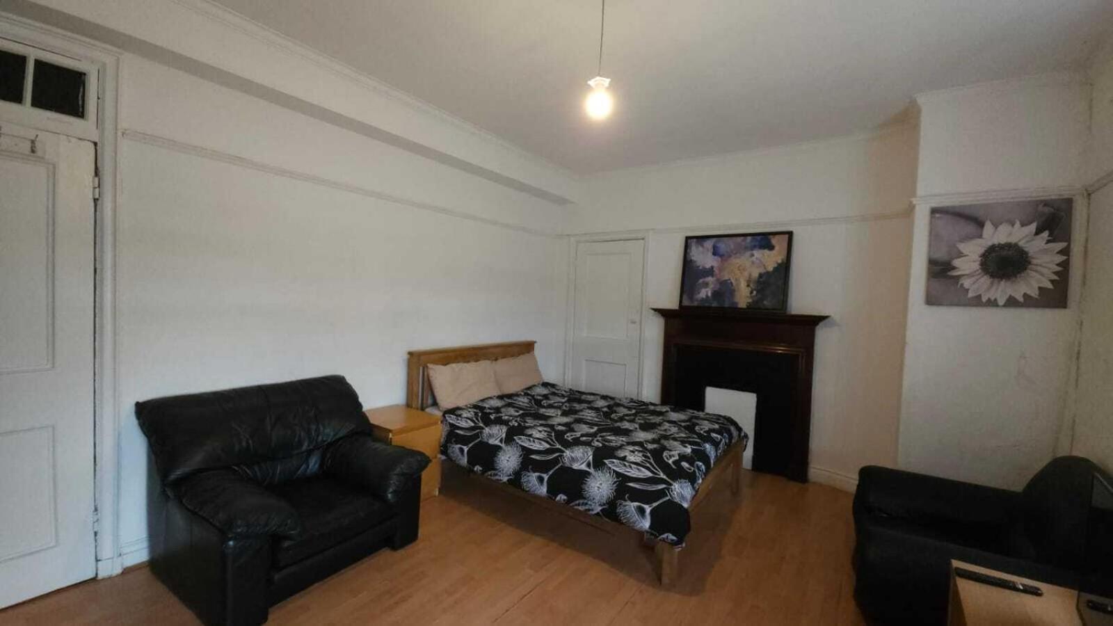 London Edgware Station Apartment Номер фото