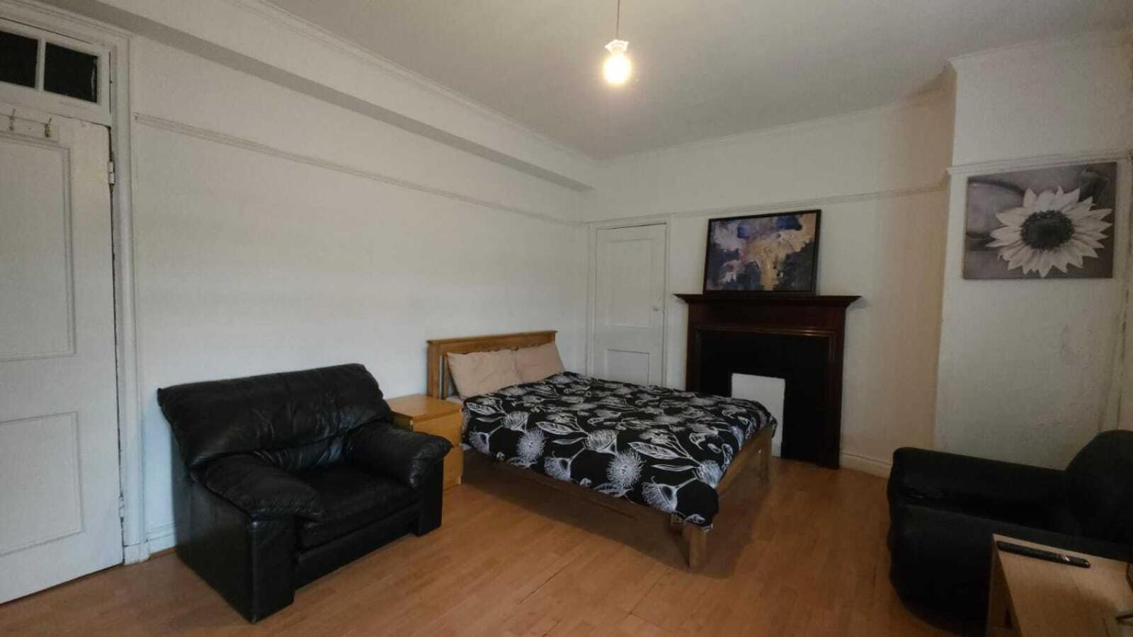 London Edgware Station Apartment Номер фото