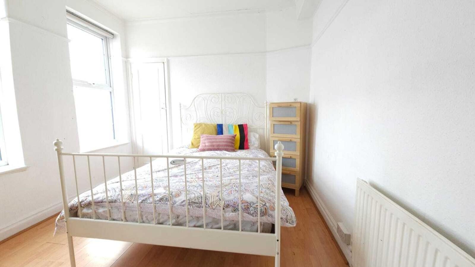 London Edgware Station Apartment Номер фото