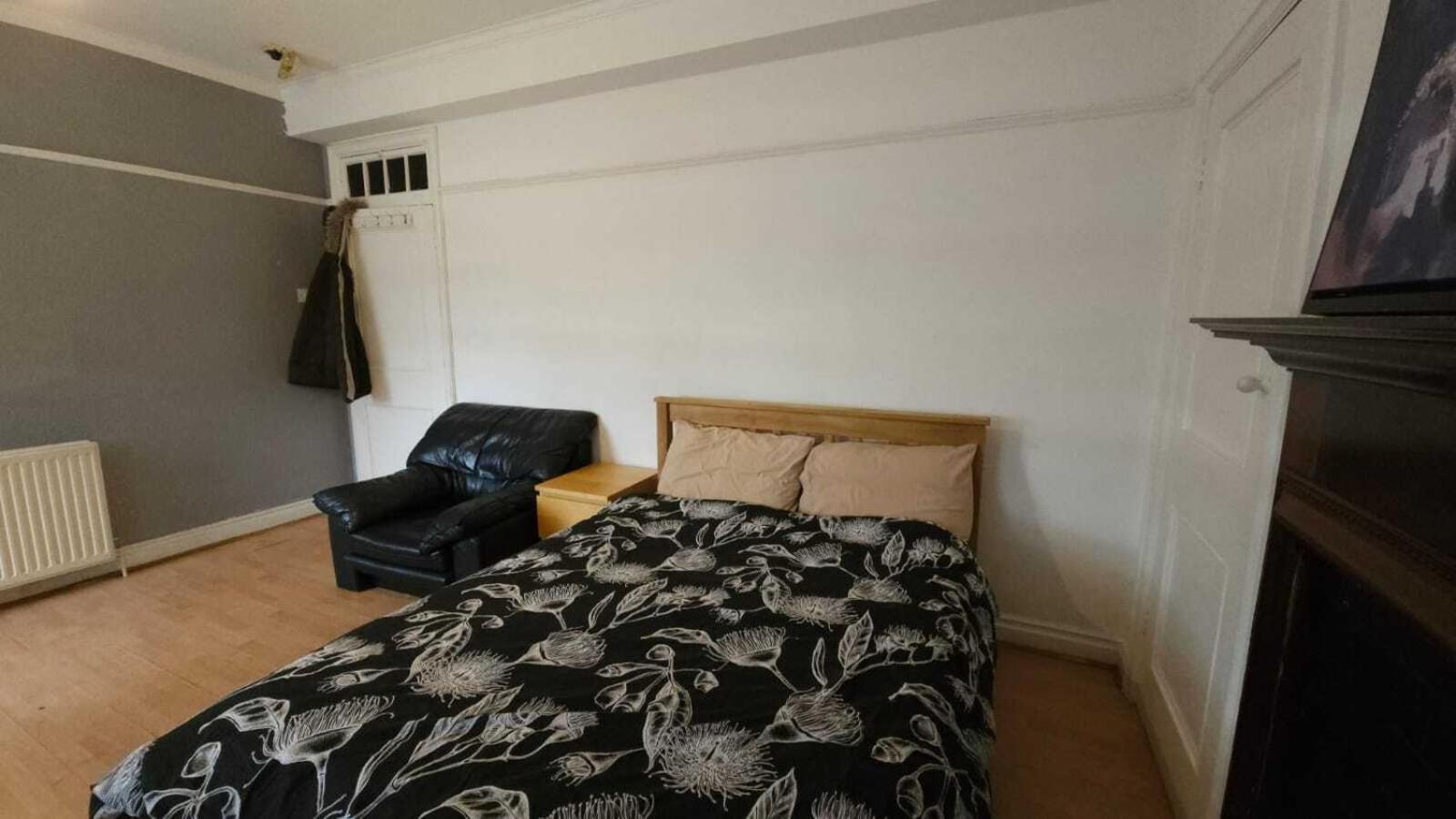 London Edgware Station Apartment Номер фото