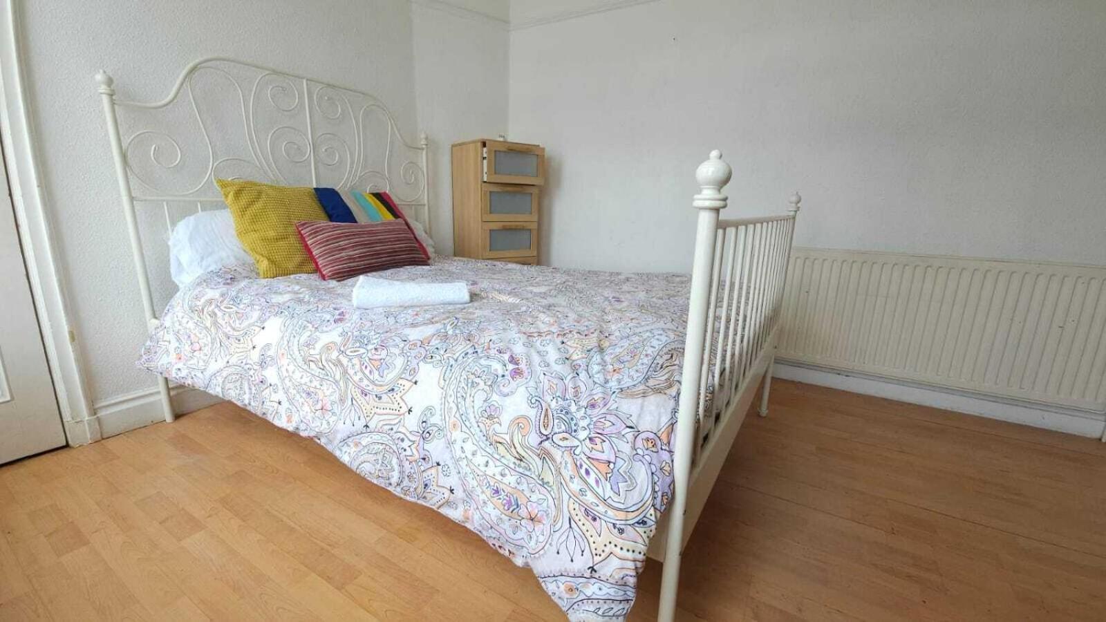 London Edgware Station Apartment Номер фото